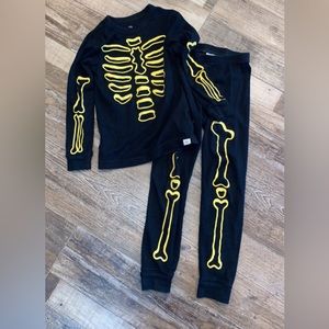 Gap Halloween skeletons pjs